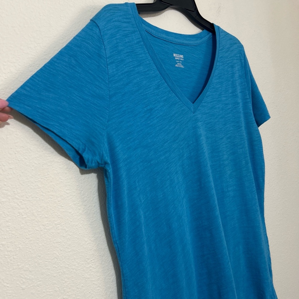 Mossimo Supply Co. Blue V-Neck Short Sleeve Slub Knit Tee Shirt - Picture 5 of 7